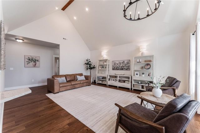 3706 NW Riverbend Road, Bentonville, AR 72712