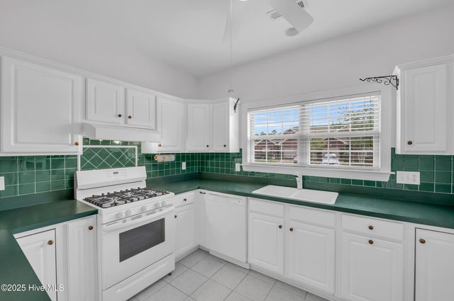 707 Beachwalk Drive, Winnabow, NC 28479