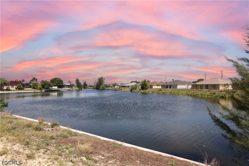 1118 SW 31st TER, Cape Coral, FL 33914