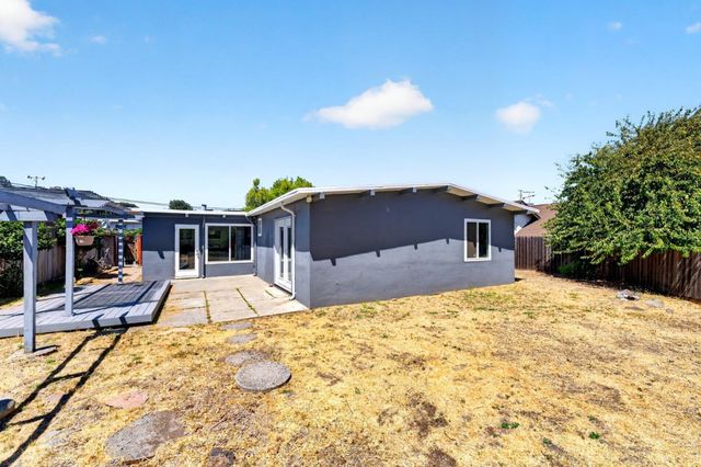 1111 Marionola Way, Pinole, CA 94564