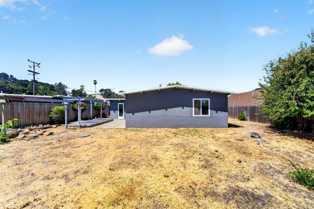 1111 Marionola Way, Pinole, CA 94564