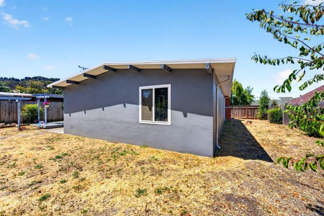 1111 Marionola Way, Pinole, CA 94564