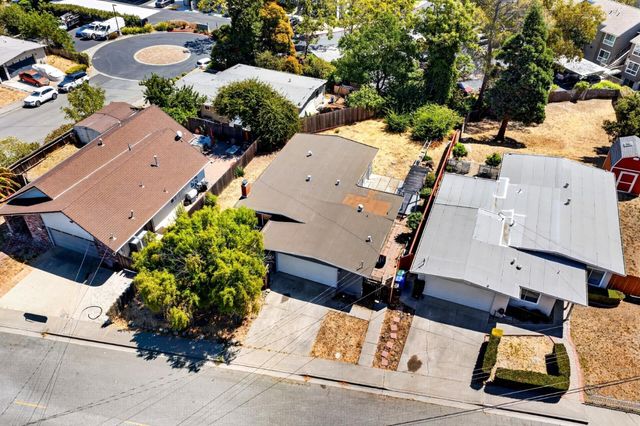 1111 Marionola Way, Pinole, CA 94564