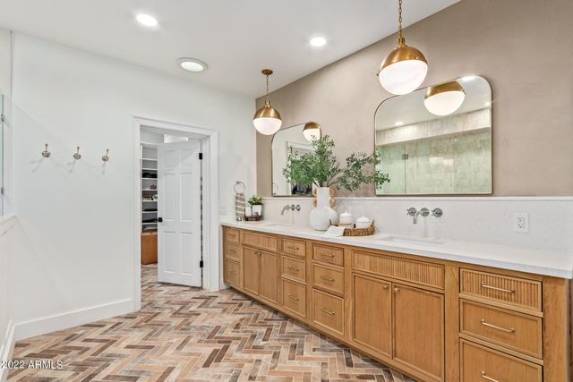 6352 E Vista Drive, Paradise Valley, AZ 85253