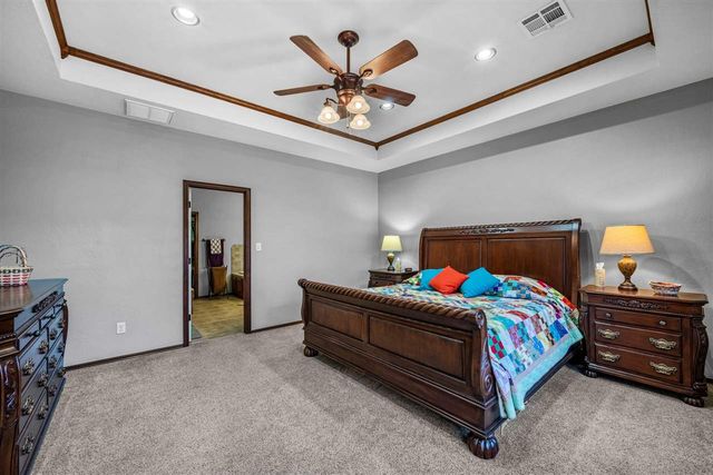 282 Road Runner Dr, Fletcher, OK 73541