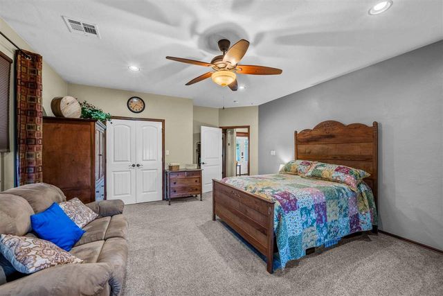 282 Road Runner Dr, Fletcher, OK 73541