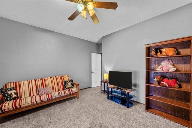 282 Road Runner Dr, Fletcher, OK 73541