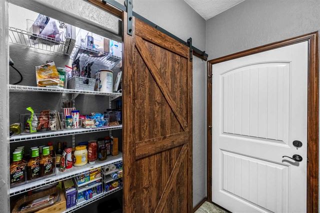 282 Road Runner Dr, Fletcher, OK 73541