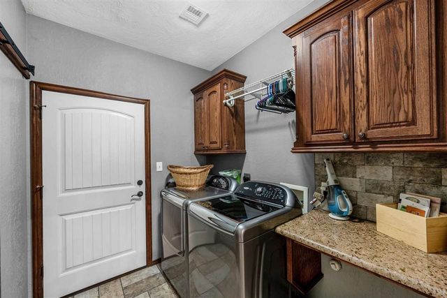 282 Road Runner Dr, Fletcher, OK 73541