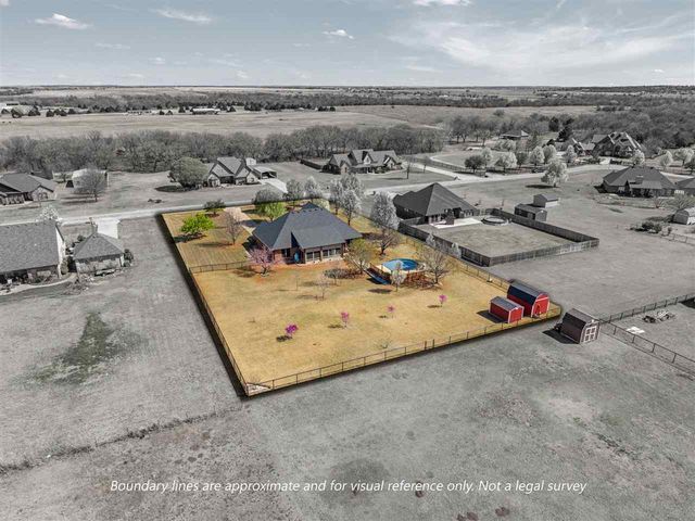 282 Road Runner Dr, Fletcher, OK 73541