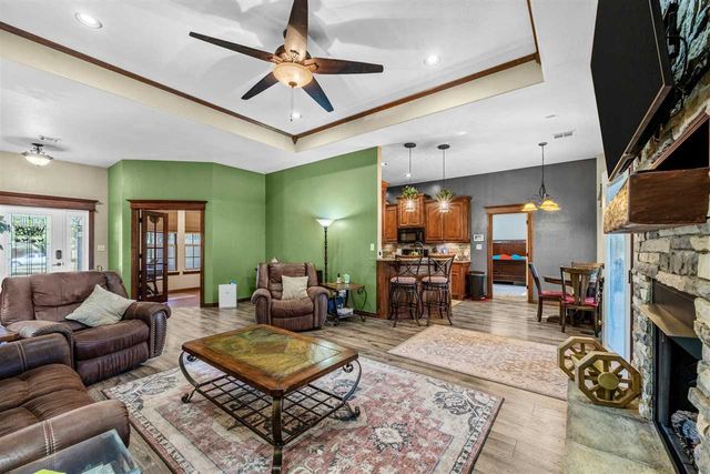 282 Road Runner Dr, Fletcher, OK 73541