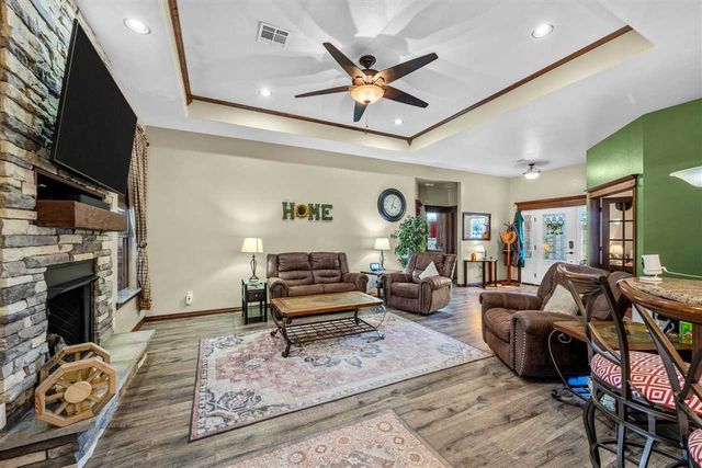 282 Road Runner Dr, Fletcher, OK 73541