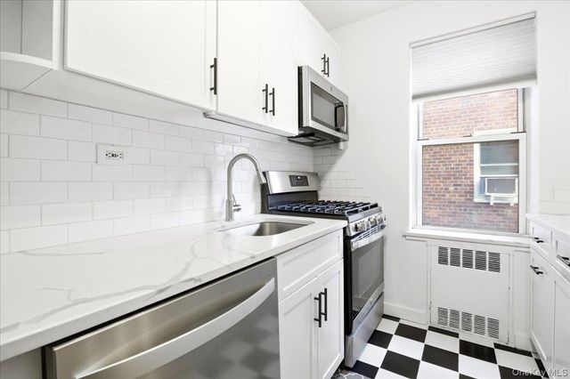 67-38 108th Street C34, Forest Hills, NY 11375