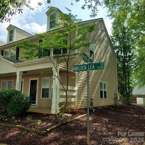 12302 Walden Lea Drive, Huntersville, NC 28078