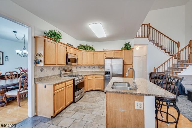 62 Magellan Way, Franklin Twp., NJ 08823