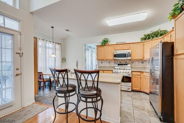 62 Magellan Way, Franklin Twp., NJ 08823