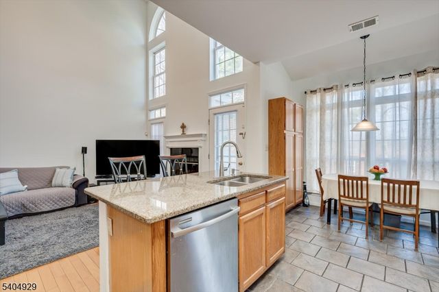 62 Magellan Way, Franklin Twp., NJ 08823