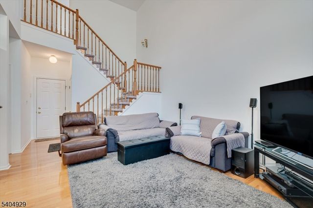 62 Magellan Way, Franklin Twp., NJ 08823