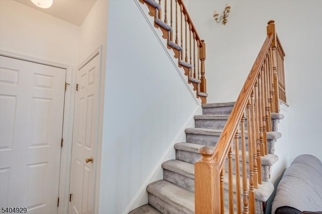 62 Magellan Way, Franklin Twp., NJ 08823