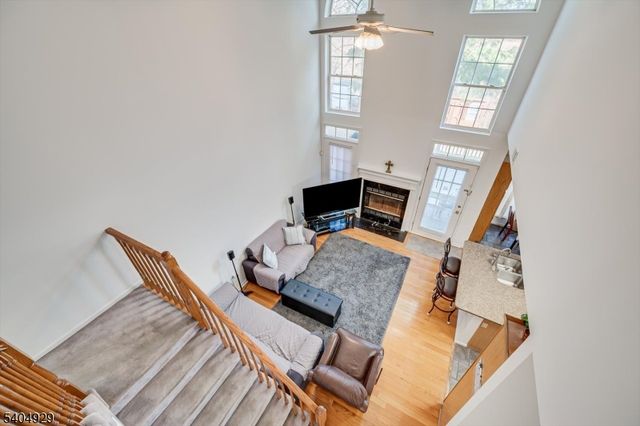 62 Magellan Way, Franklin Twp., NJ 08823