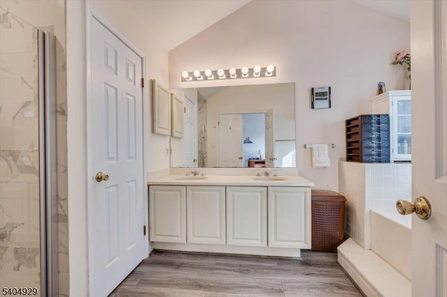 62 Magellan Way, Franklin Twp., NJ 08823