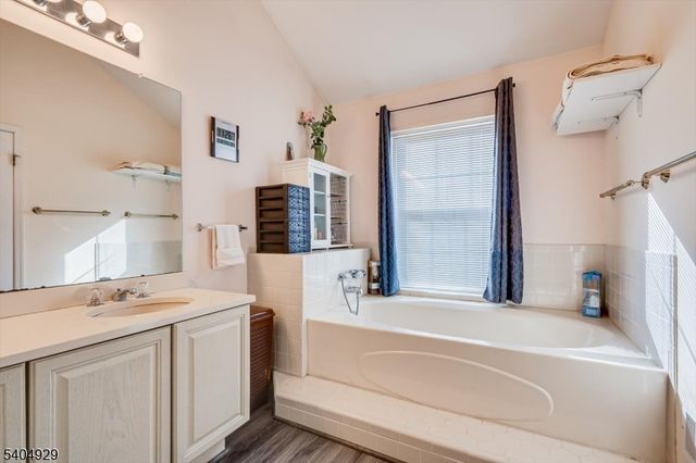 62 Magellan Way, Franklin Twp., NJ 08823