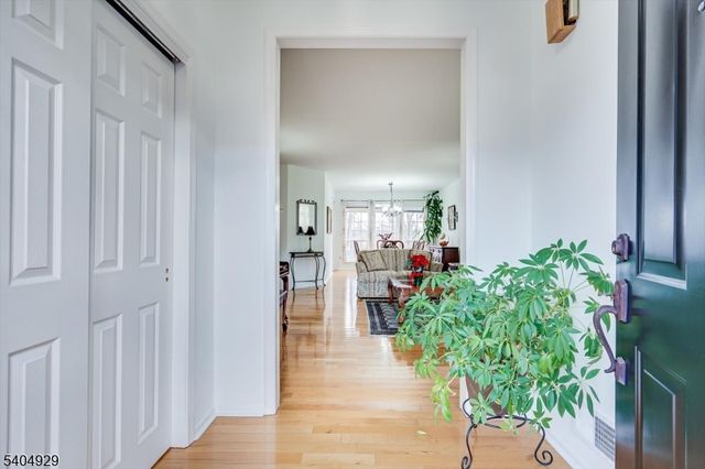 62 Magellan Way, Franklin Twp., NJ 08823