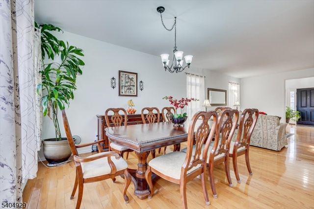 62 Magellan Way, Franklin Twp., NJ 08823