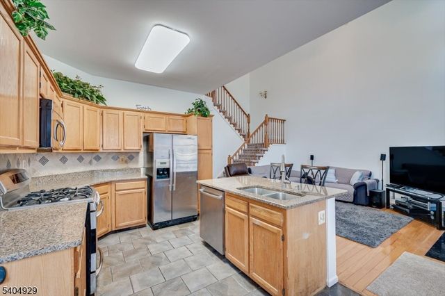 62 Magellan Way, Franklin Twp., NJ 08823