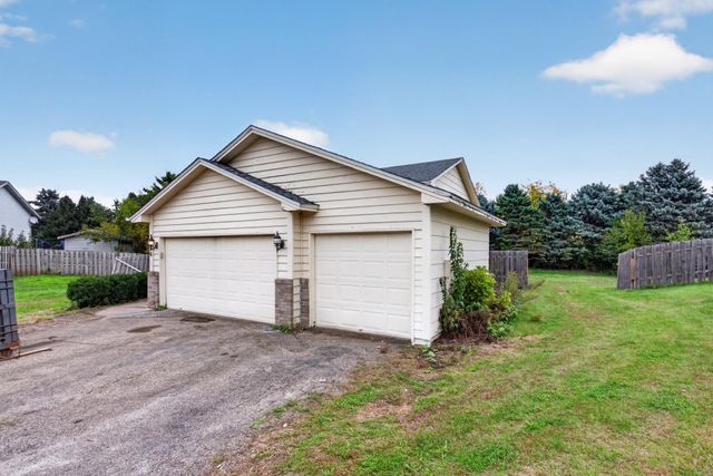 7536 165th Street W, Lakeville, MN 55044