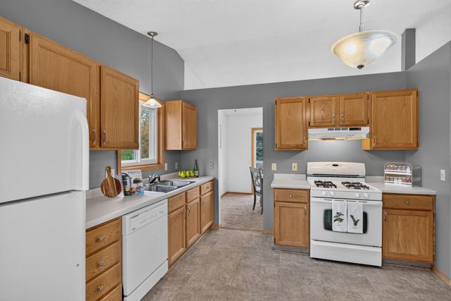 7536 165th Street W, Lakeville, MN 55044