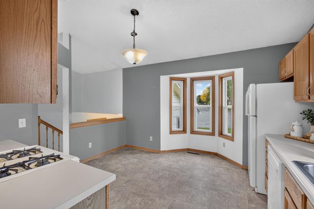 7536 165th Street W, Lakeville, MN 55044