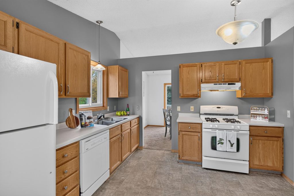 7536 165th Street W, Lakeville, MN 55044 — photo 3