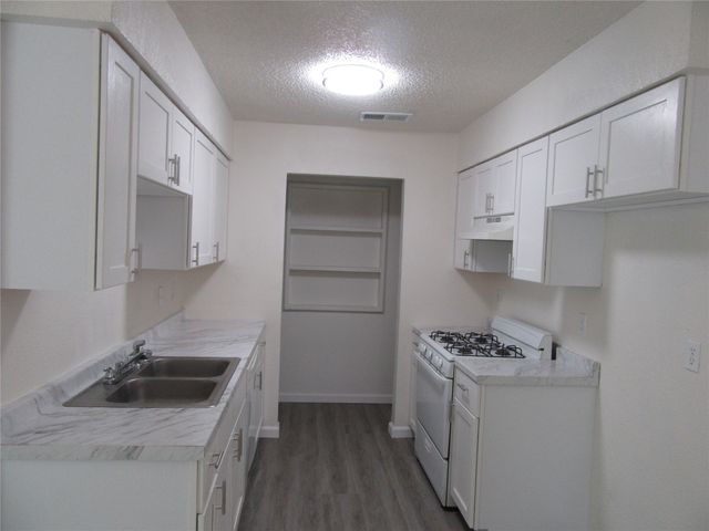 1336 Mill Stream Drive, Dallas, TX 75232