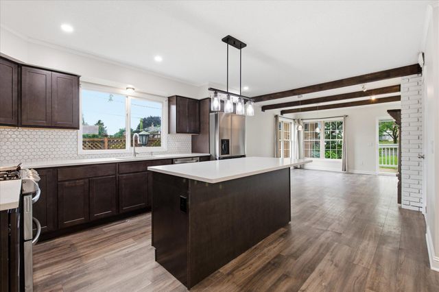 952 Logan Lane, South Saint Paul, MN 55075