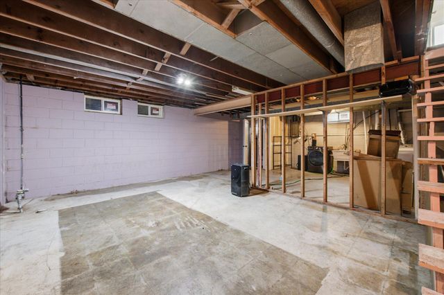 952 Logan Lane, South Saint Paul, MN 55075