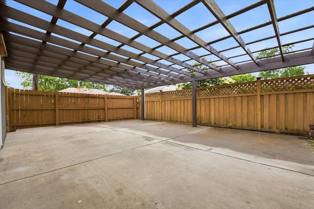 952 Logan Lane, South Saint Paul, MN 55075