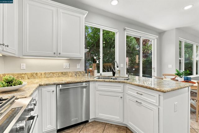 1116 Maggie Ln, Walnut Creek, CA 94597