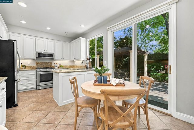 1116 Maggie Ln, Walnut Creek, CA 94597