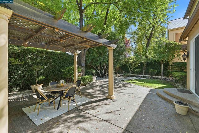 1116 Maggie Ln, Walnut Creek, CA 94597