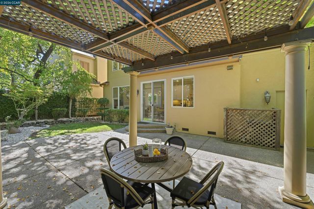 1116 Maggie Ln, Walnut Creek, CA 94597