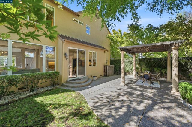 1116 Maggie Ln, Walnut Creek, CA 94597