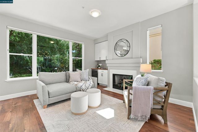 1116 Maggie Ln, Walnut Creek, CA 94597