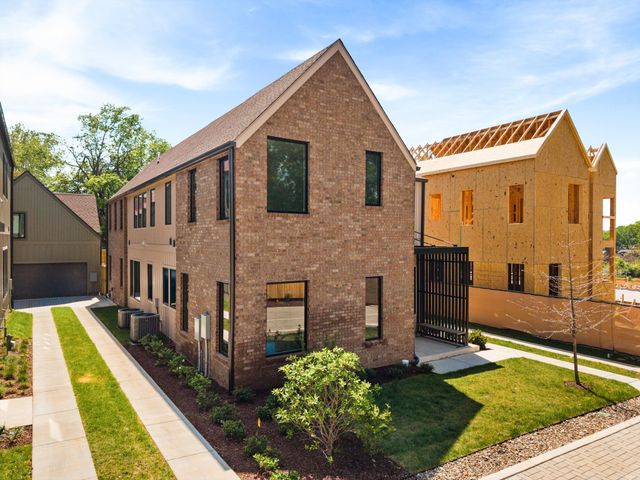 627 Richmond Bnd, Nashville, TN 37206