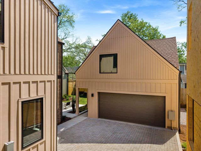 627 Richmond Bnd, Nashville, TN 37206