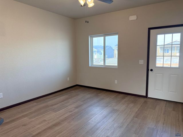 5603 CRYSTALLINE HILLS DR, Rapid City, SD 57703