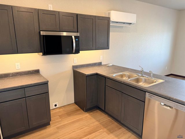 5603 CRYSTALLINE HILLS DR, Rapid City, SD 57703