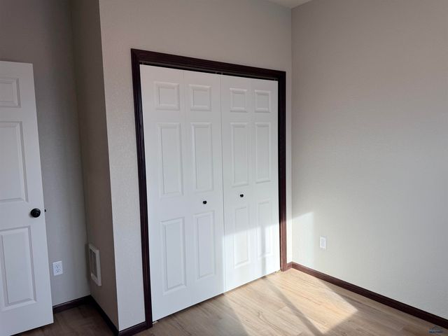 5603 CRYSTALLINE HILLS DR, Rapid City, SD 57703