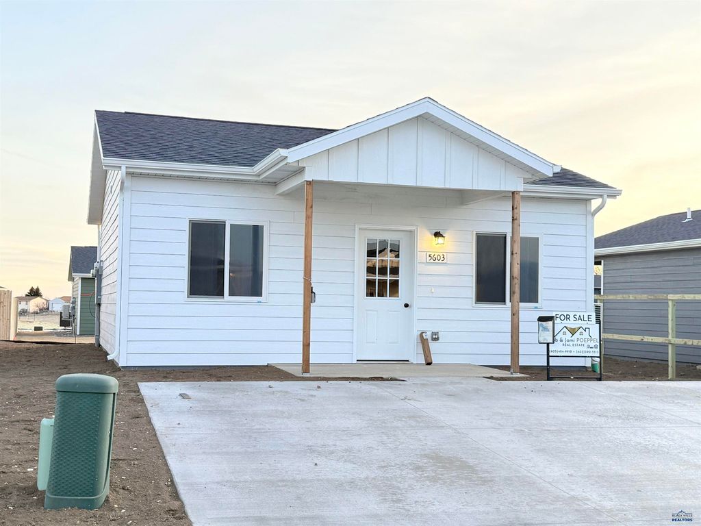 5603 CRYSTALLINE HILLS DR, Rapid City, SD 57703