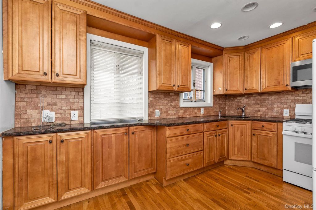 229-05 87th Avenue 1st Floor, Queens Village, NY 11427 — photo 2